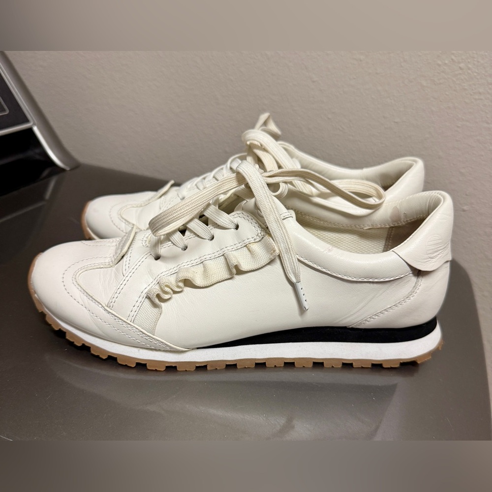 Tory Burch White Sneakers with adorable ruffle